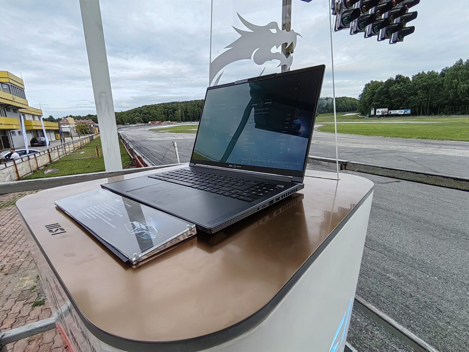 MSI Stealth 16 Mercedes AMG Motorsport