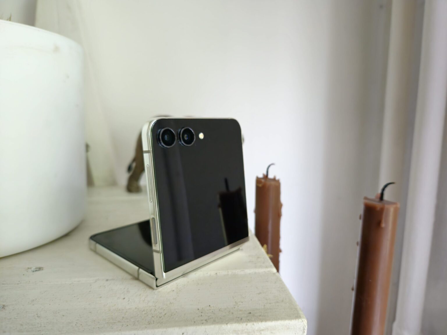 One UI 6.0 vs One UI 5.1 – sprawdź najważniejsze zmiany w aplikacji aparatu na telefonach z serii Galaxy Galaxy Z Flip 5