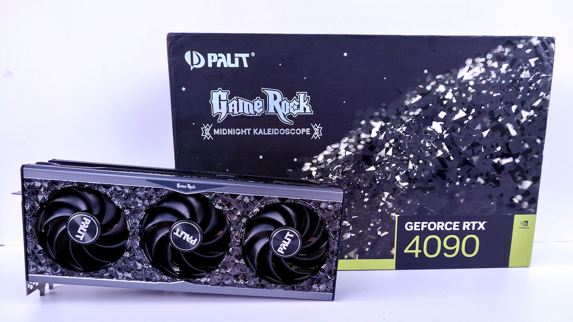 Palit GeForce RTX 4090 GameRock OC katon
