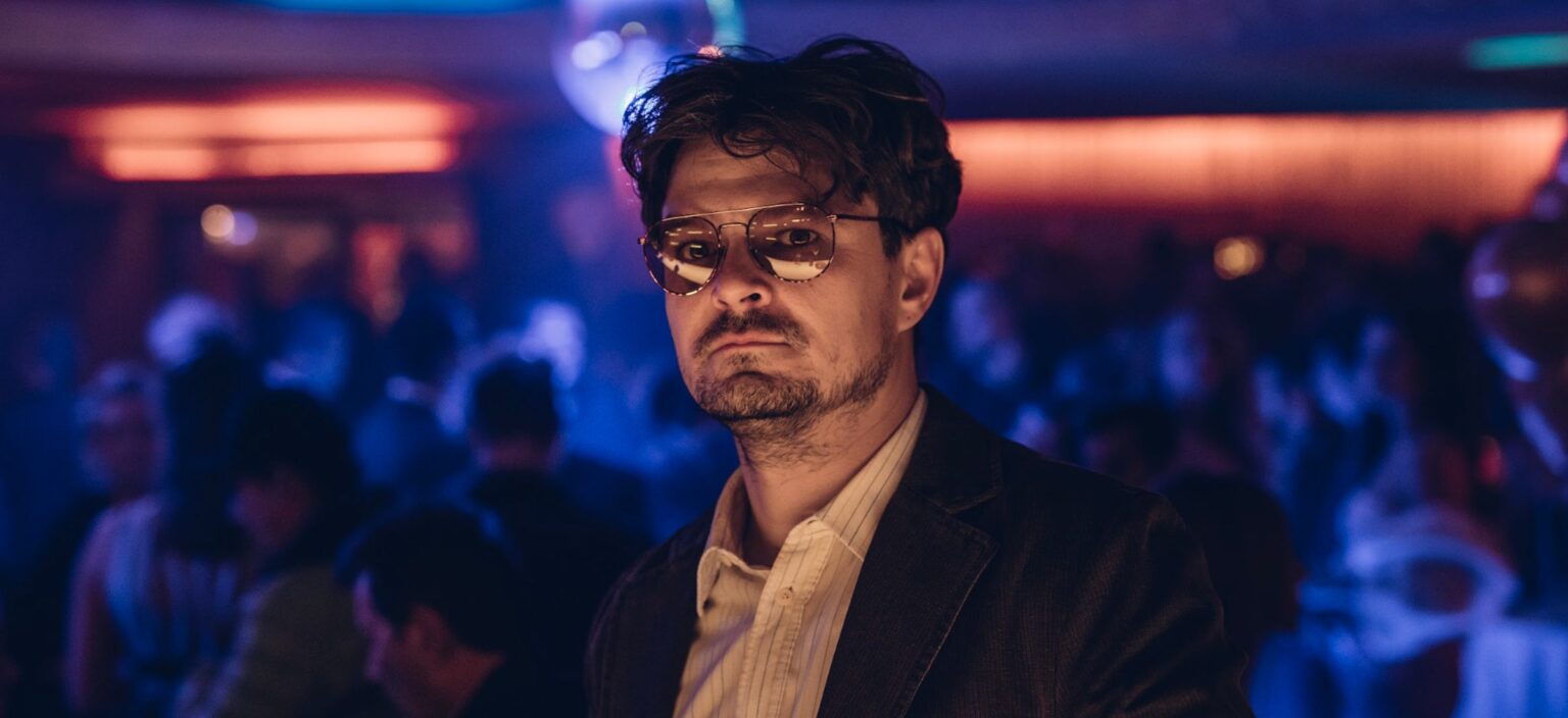 Kadr z serialu Rojst