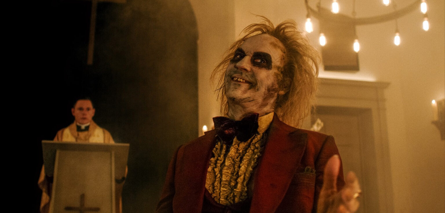 MAX – grudzień 2024. Jakie filmy i seriale warto obejrzeć? Kadr z filmu Beetlejuice Beetlejuice