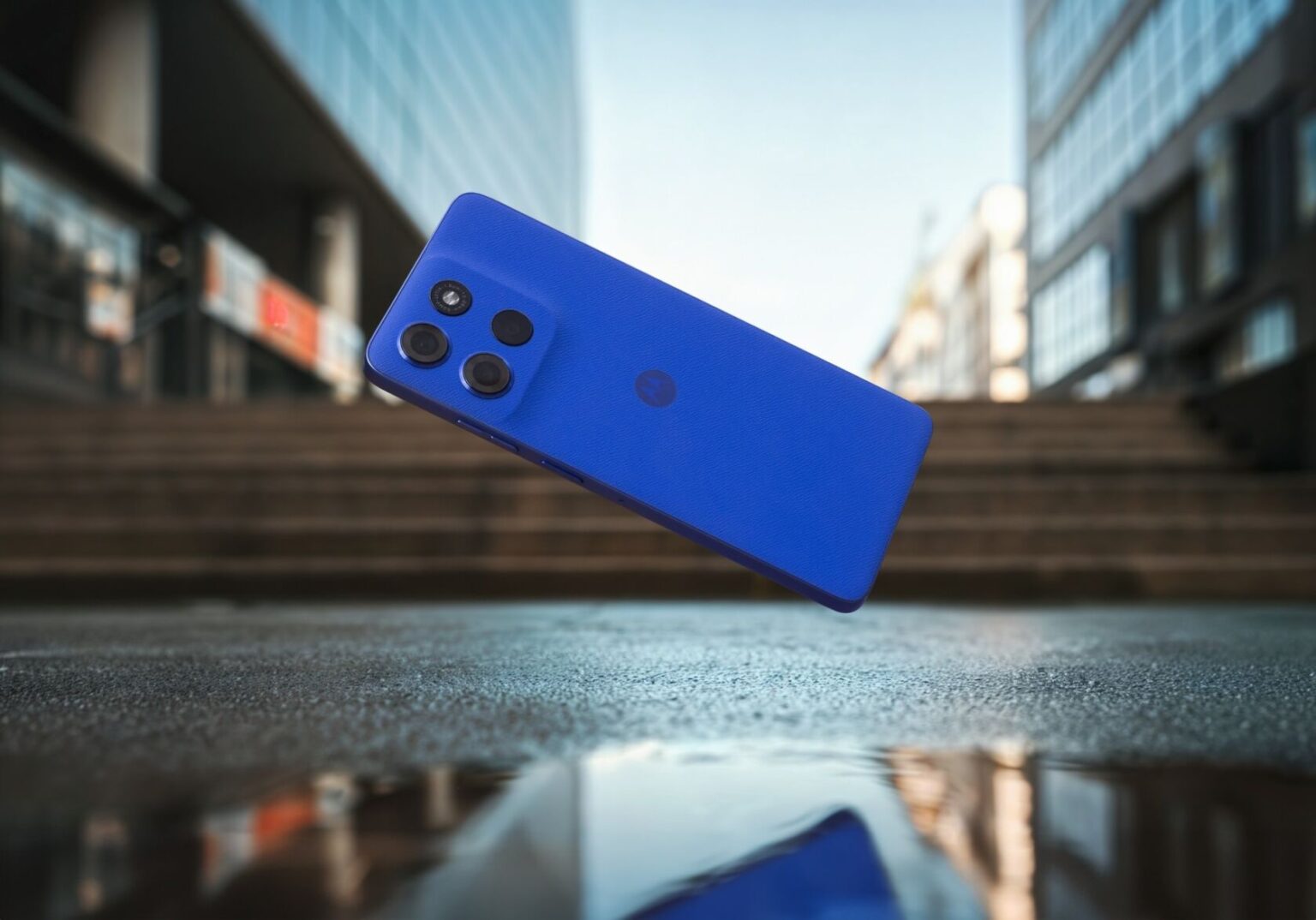 Motorola zaprezentowała nowe smartfony moto g. Jeden z nich można już kupić w Polsce! Smartfon motorola moto g56