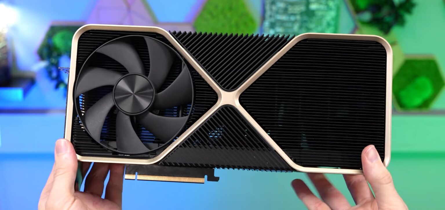 RTX TITAN ADA przetestowany – wiemy czemu NVIDIA nie wypuściła tego „potwora” TITAN ADA karta. fot. der8auer EN/ Youtube