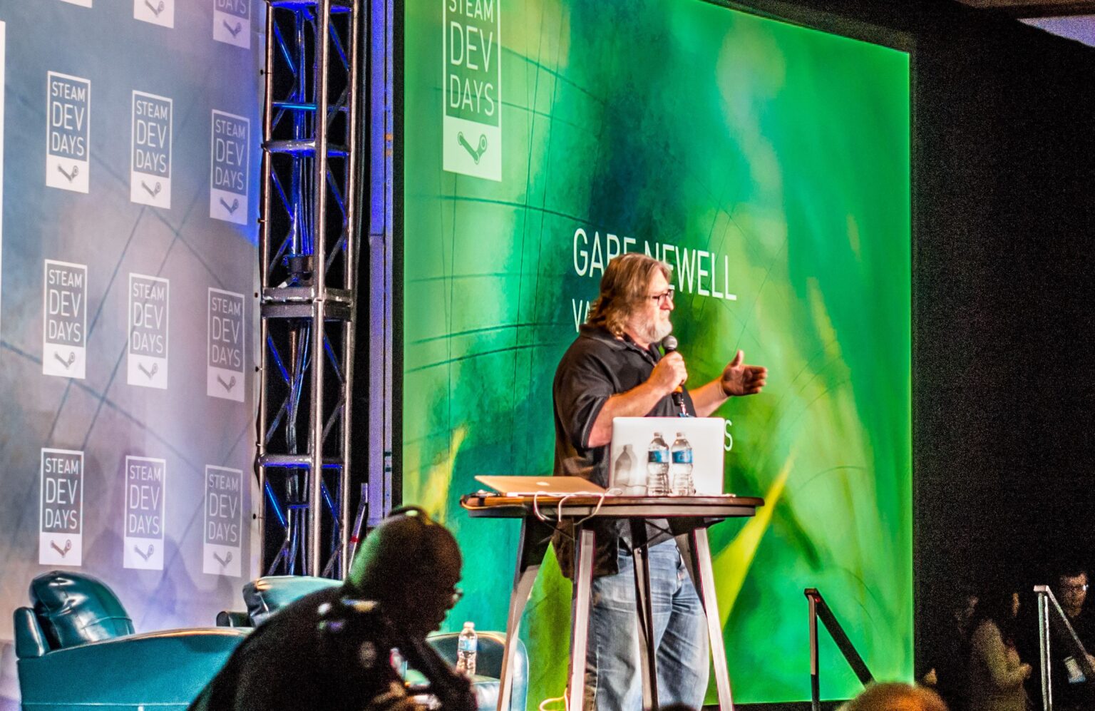 „Jeśli słuchasz swoich klientów i skupiasz się na nich, budowanie biznesu jest o wiele łatwiejsze” – zdradza miliarder i twórca Valve